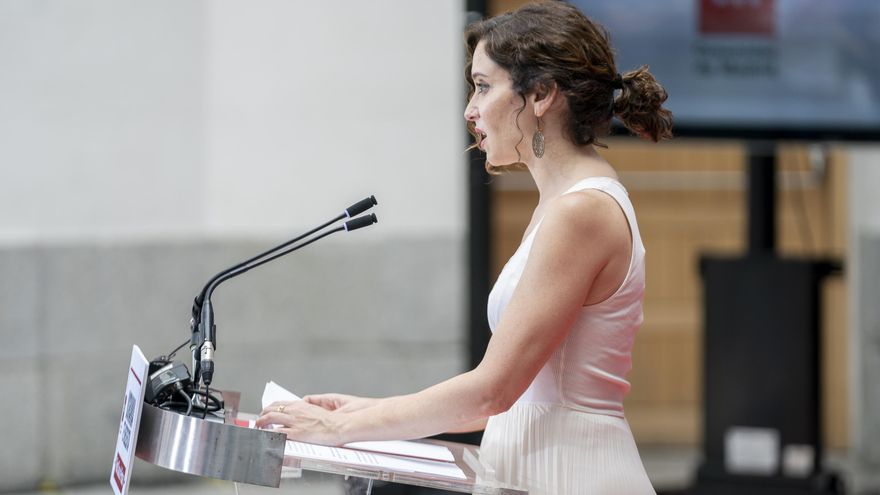 La presidenta de la Comunidad de Madrid, Isabel Díaz Ayuso, interviene en la presentación de la campaña de solidaridad en apoyo al pueblo ucraniano, en la Real Casa de Correos, a 16 de junio de 2022, en Madrid (España). La campaña, diseñada por el Gobiern