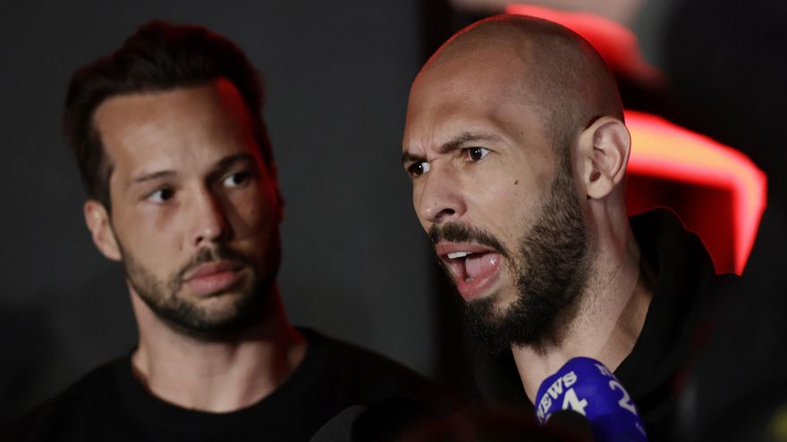 Tras volver de Estados Unidos, los hermanos Tate se presentaron en Rumanía a la policía