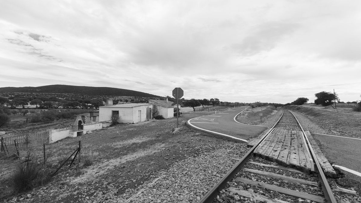 Vista del collado del Contrabandista entre sierra Trapera (a la izquierda) y sierra  Patuda por donde atacaron las tropas republicanas.