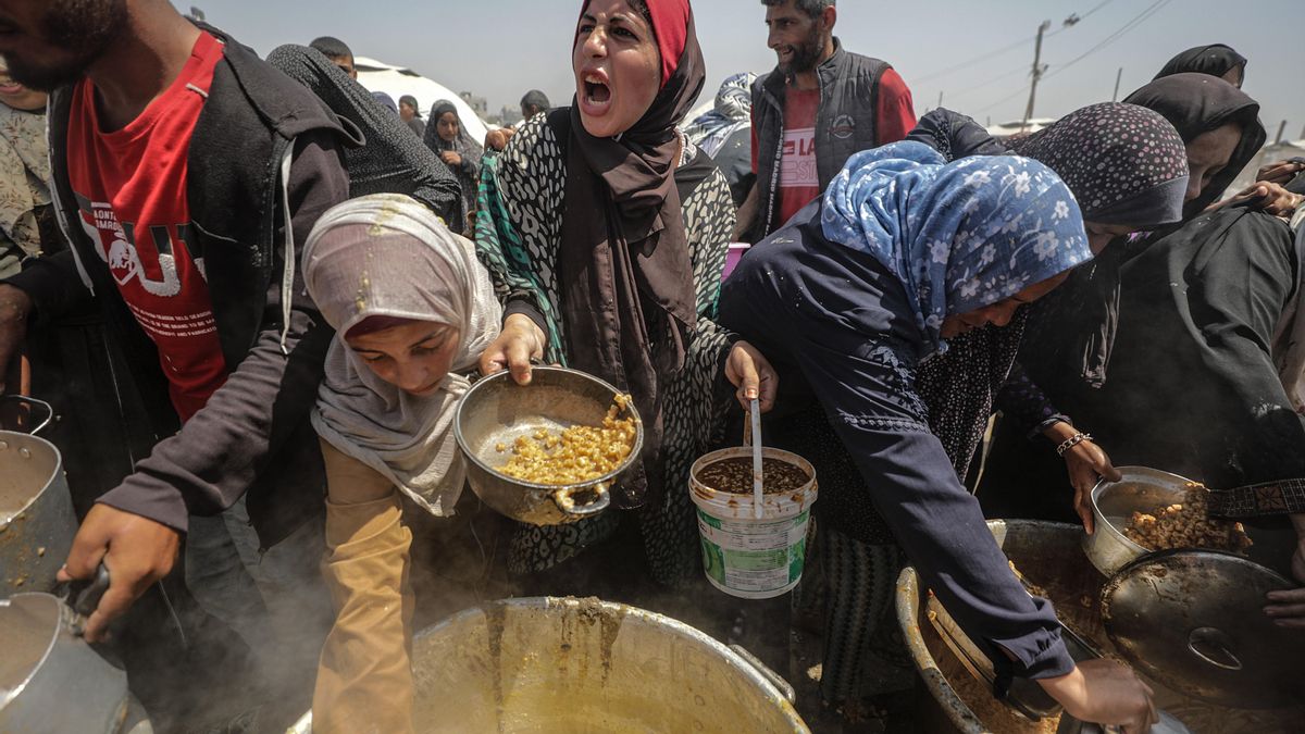 La UNRWA denuncia que tiene ayuda para llenar 6.000 camiones a la espera de que Israel permita su acceso en Gaza