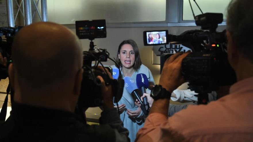 Irene Montero durante un desayuno coloquio del Club Siglo XXI, en el Hotel Eurobuilding, a 1 de diciembre de 2025, en Madrid.