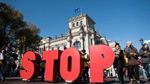 Al menos 150.000 personas protestan en Berlín contra el TTIP con EEUU