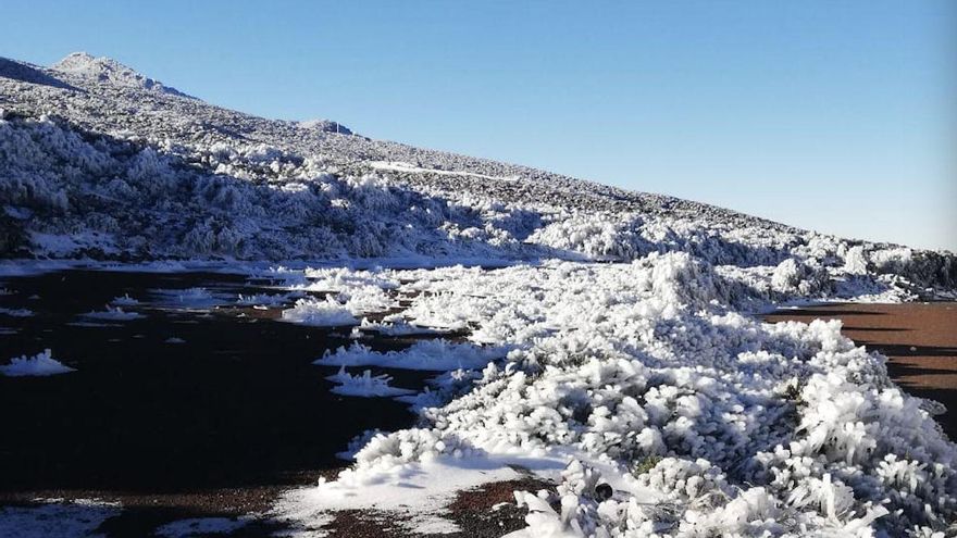 Las cumbres de La Palma, este miércoles, 16 de marzo, cuando la primavera está a la vuelta de la esquina,  lucen un un paisaje polar.