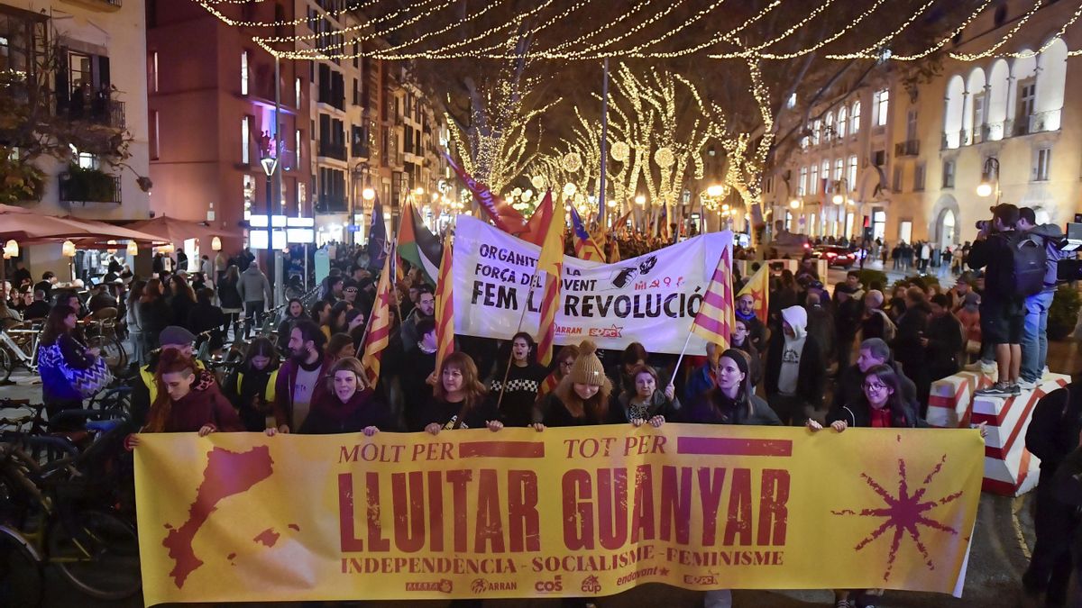 Més de mil persones reivindiquen l'autodeterminació a la Diada de Mallorca