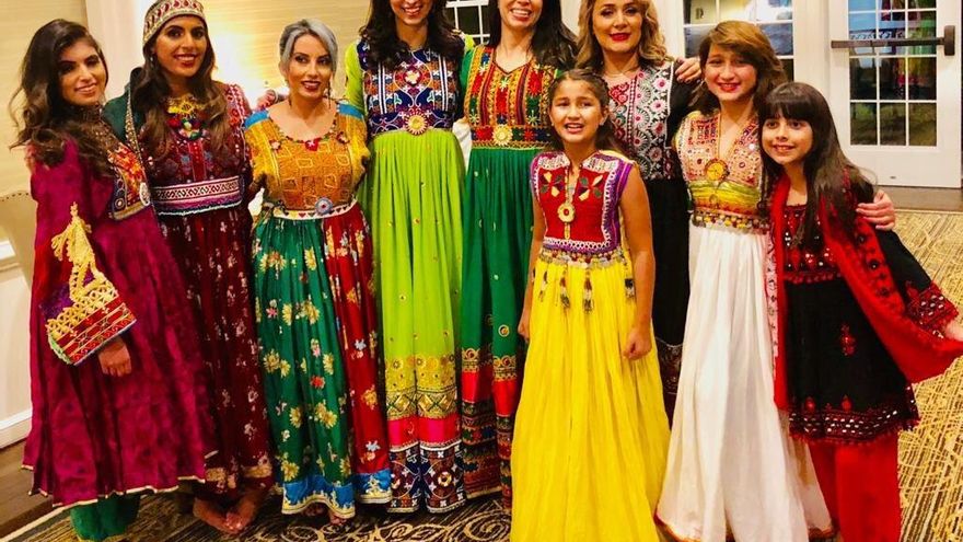 #NoToquesMiRopa, la protesta en redes de las mujeres afganas contra los talibanes