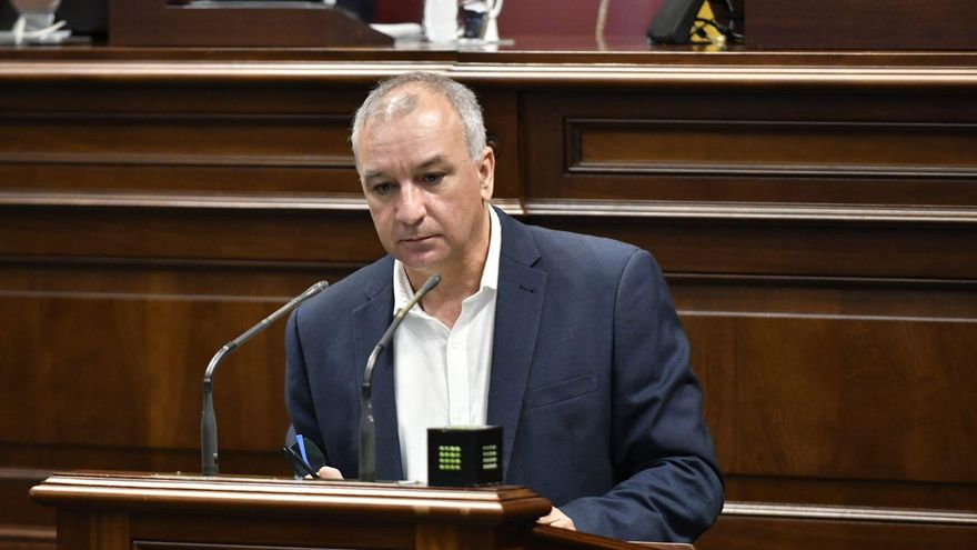 El Parlamento decide este jueves qué hacer con el grupo Nueva Canarias tras su "extinción" como partido