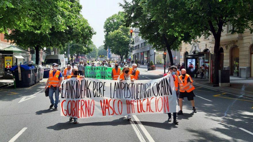 Trabajadores de PCB y de Novaltia en la manifestación