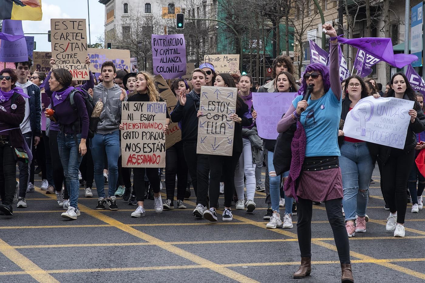 Movilización feminista en Santander durante la jornada de huelga del 8M. | JOAQUÍN GÓMEZ SASTRE