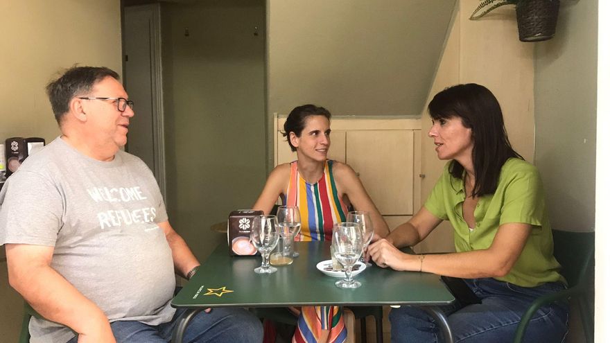 Teresa Sancho, Joaquín Sánchez y Teresa Fuentes, de la asociación murciana Amigos de Ritsona | M. H. C.