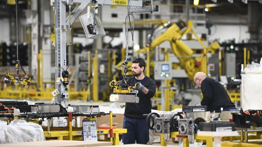 Primera piedra de la gigafactoría de Zaragoza: una tramitación exprés y dudas por recurrir a personal y firmas foráneos