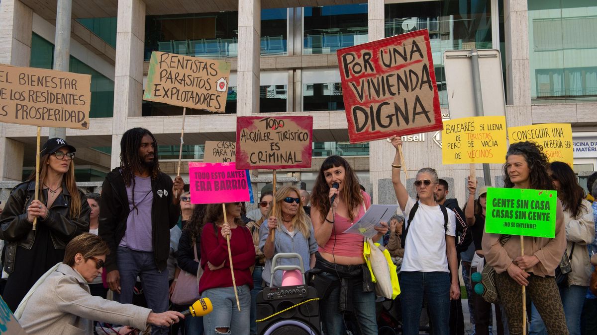 Manifestación por el derecho a una vivienda digna en Eivissa