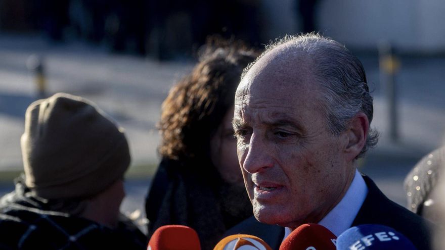 Francisco Camps se enfrenta al banquillo de los acusados con el lastre de las confesiones de los jefes de la trama Gürtel