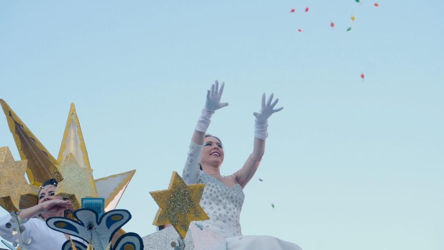 Mila Amador, que ha dado vida a la Estrella de la Ilusión, encabeza la Cabalgata