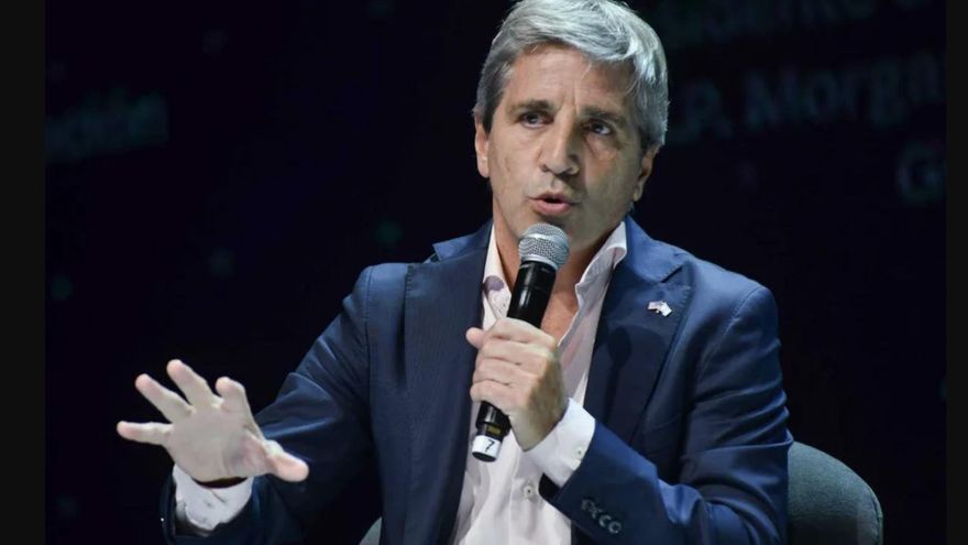 Caputo: “El FMI no pide una devaluación”