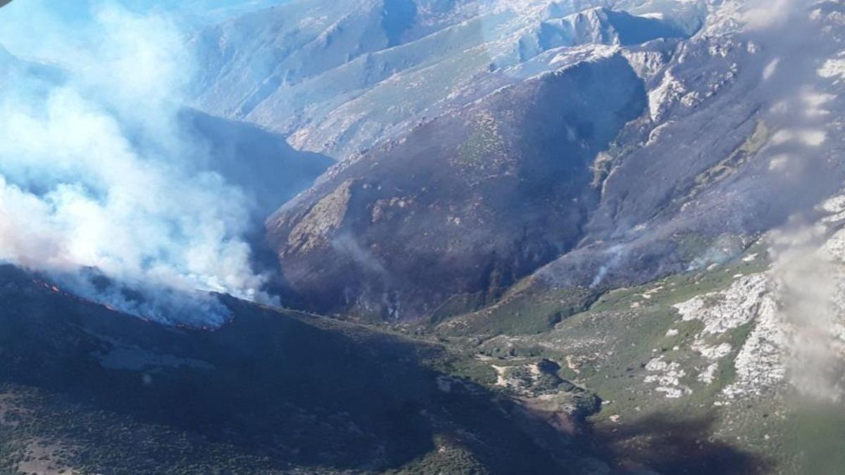 El incendio del Pico del Lobo baja de peligrosidad en Segovia y se desconvoca el Cecopi