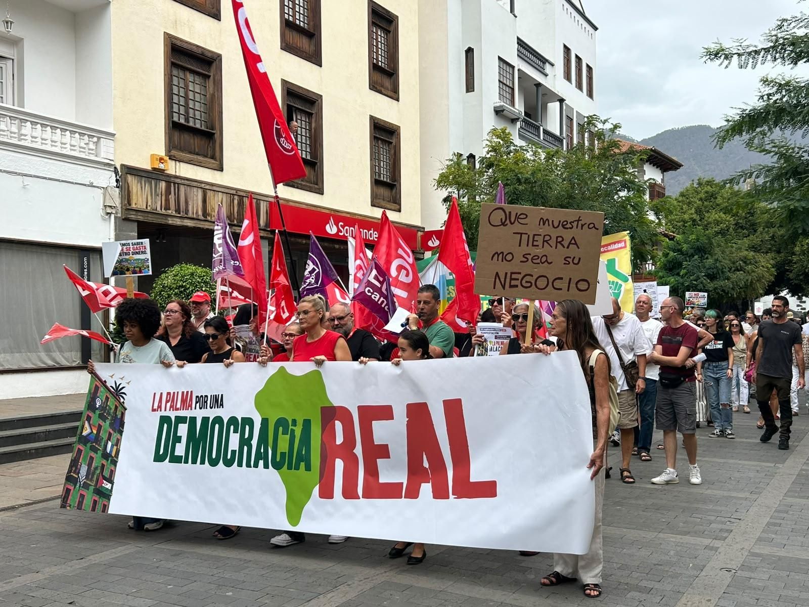 Manifestación celebrada este sábado en Los Llanos de Aridane por "una democracia real". LA PALMA AHORA