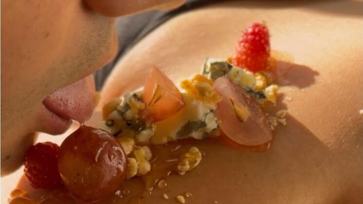Cómo despertar a bocados los sentidos y los placeres: un recetario para el disfrute gastronómico y el erotismo