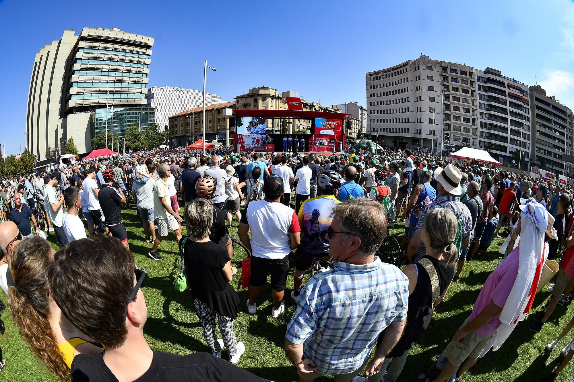Imagen de la presentación de equipos en Pamplona.