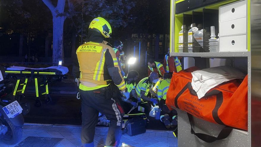 Un hombre herido grave al ser atropellado por un autobús en el Paseo de la Castellana
