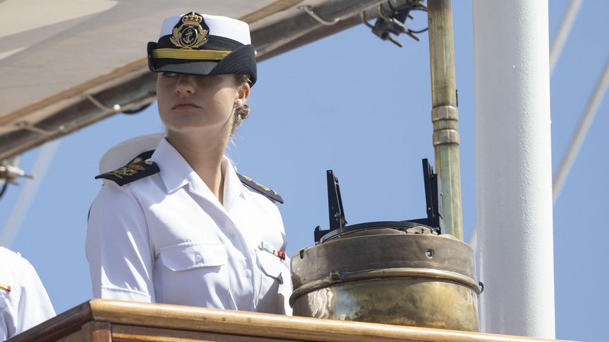 La princesa Leonor saluda a los trabajadores de la mar desde Radio Exterior
