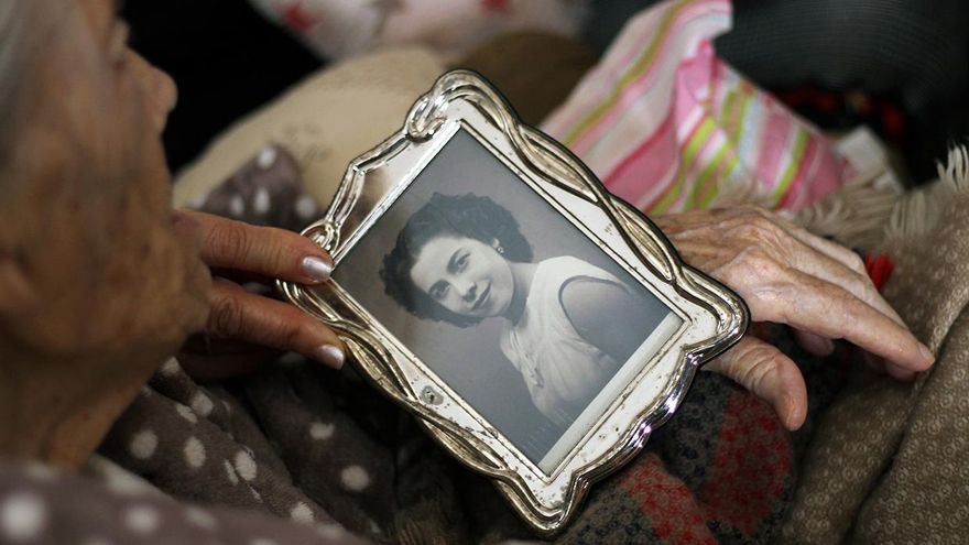 Andalucía, tierra de fosas comunes de mujeres: 1.500 "rosas" asesinadas por el franquismo y cinco casos simbólicos