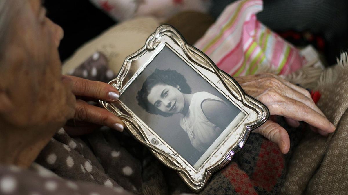 Andalucía, tierra de fosas comunes de mujeres: 1.500 "rosas" asesinadas por el franquismo y cinco casos simbólicos