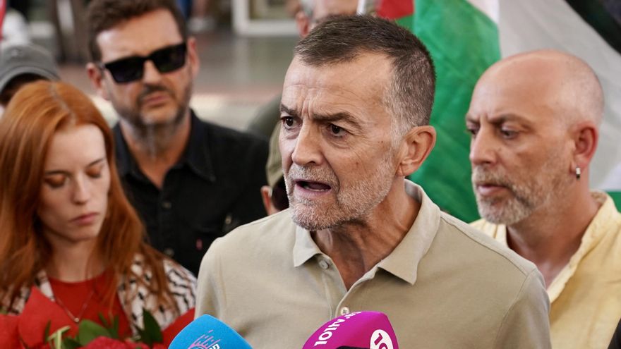 El coordinador federal de Izquierda Unida, Antonio Maíllo, este martes en declaraciones a los medios de comunicación en Málaga.