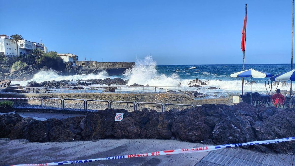 Oleaje en Puerto de la Cruz, Tenerife.