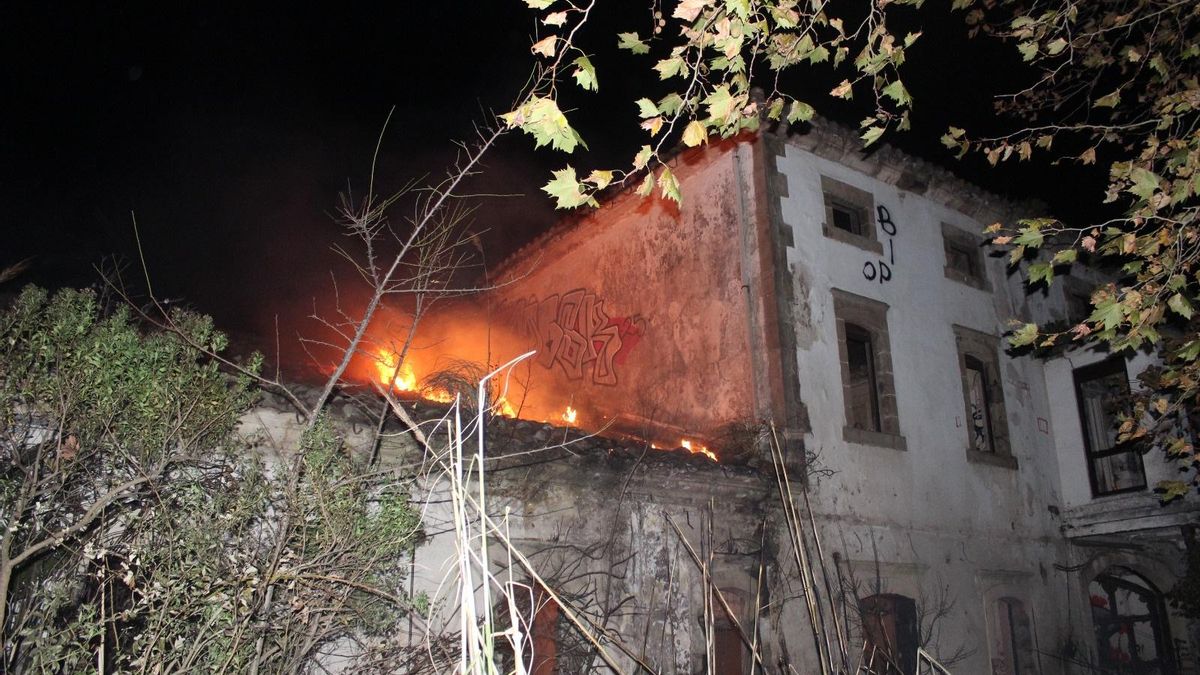 IU pedirá explicaciones por el doble incendio en La Remonta de Santander y su "sistemático abandono"