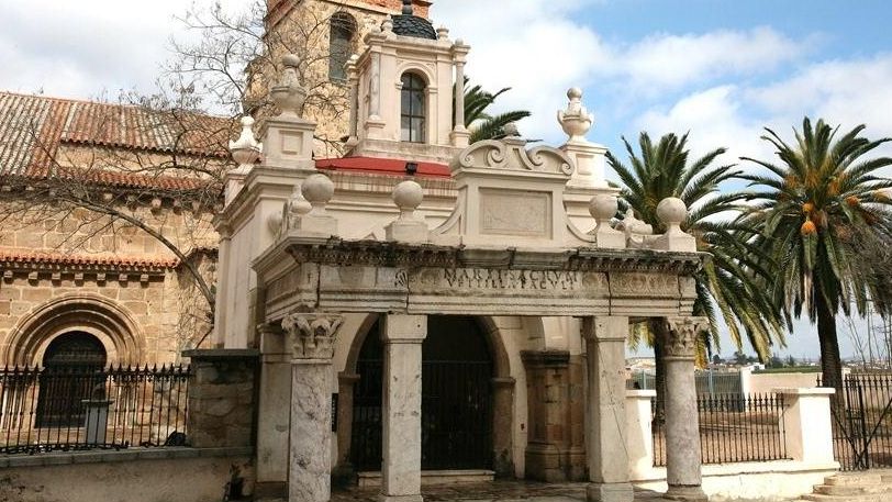 Hornito de Santa Eulalia en Mérida, delante de su basílica