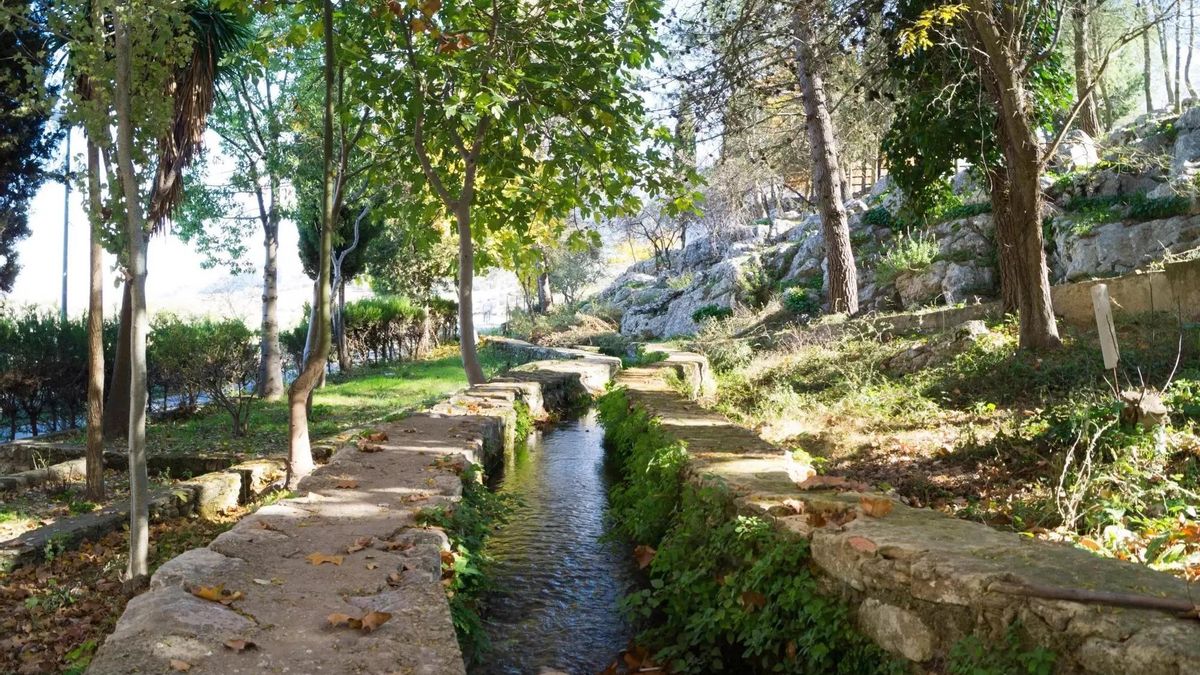 La ruta circular de Málaga con 15 espectaculares fuentes, cascadas y saltos de agua sin salir del casco urbano