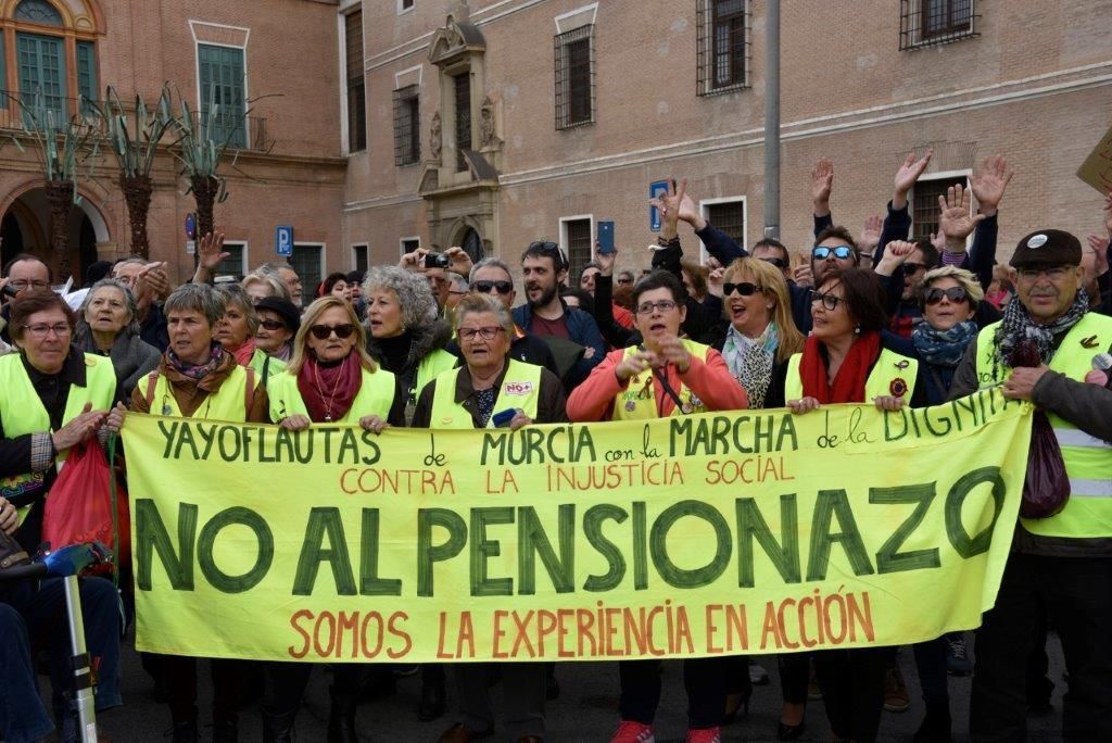 Yayoflautas de Murcia por unas pensiones dignas
