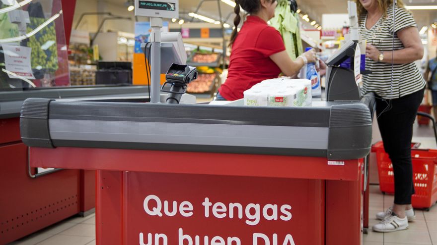 Dependienta de Supermercado Dia