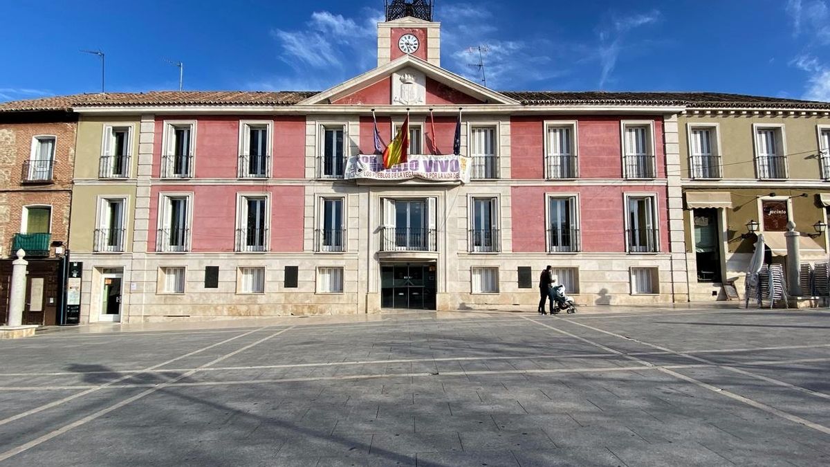 El Gobierno permitirá a los ayuntamientos gastar hasta 300 millones de su superávit en atención social