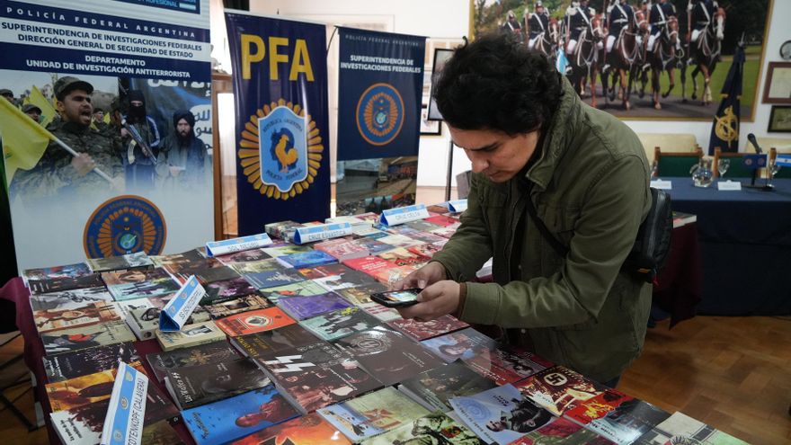 Allanan y clausuran la imprenta de libros de adoctrinamiento nazi más grande del país