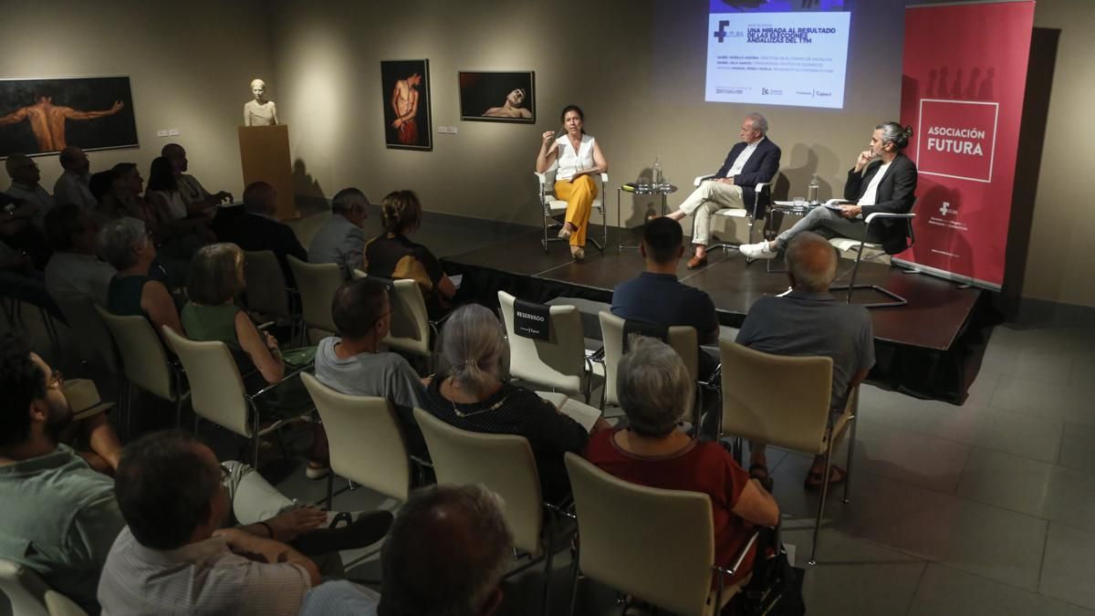 Mesa redonda 'Una mirada al resultado de las elecciones andaluzas del 17M' en la Fundación Cajasol