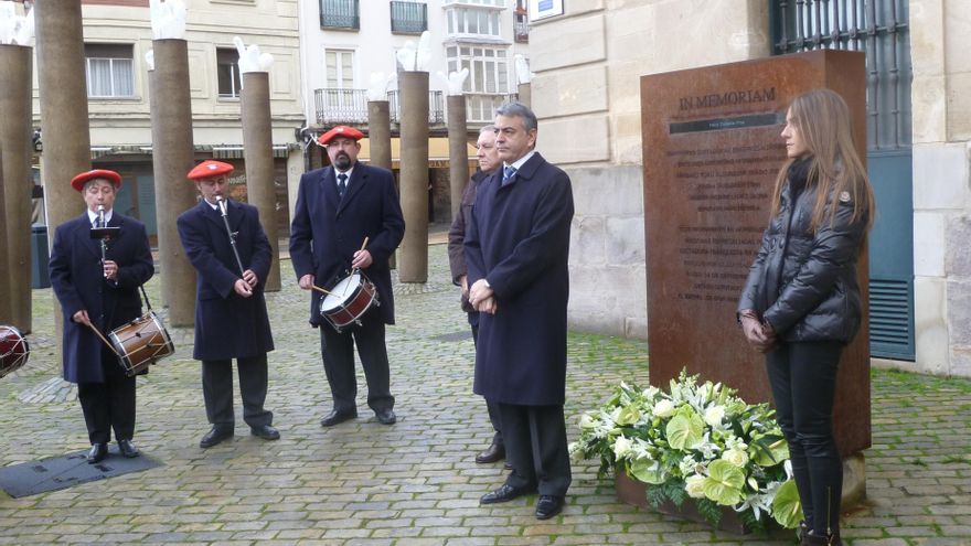 Diputación de Álava homenajea a las víctimas del franquismo y muestra su "más enérgica repulsa y condena" a la dictadura