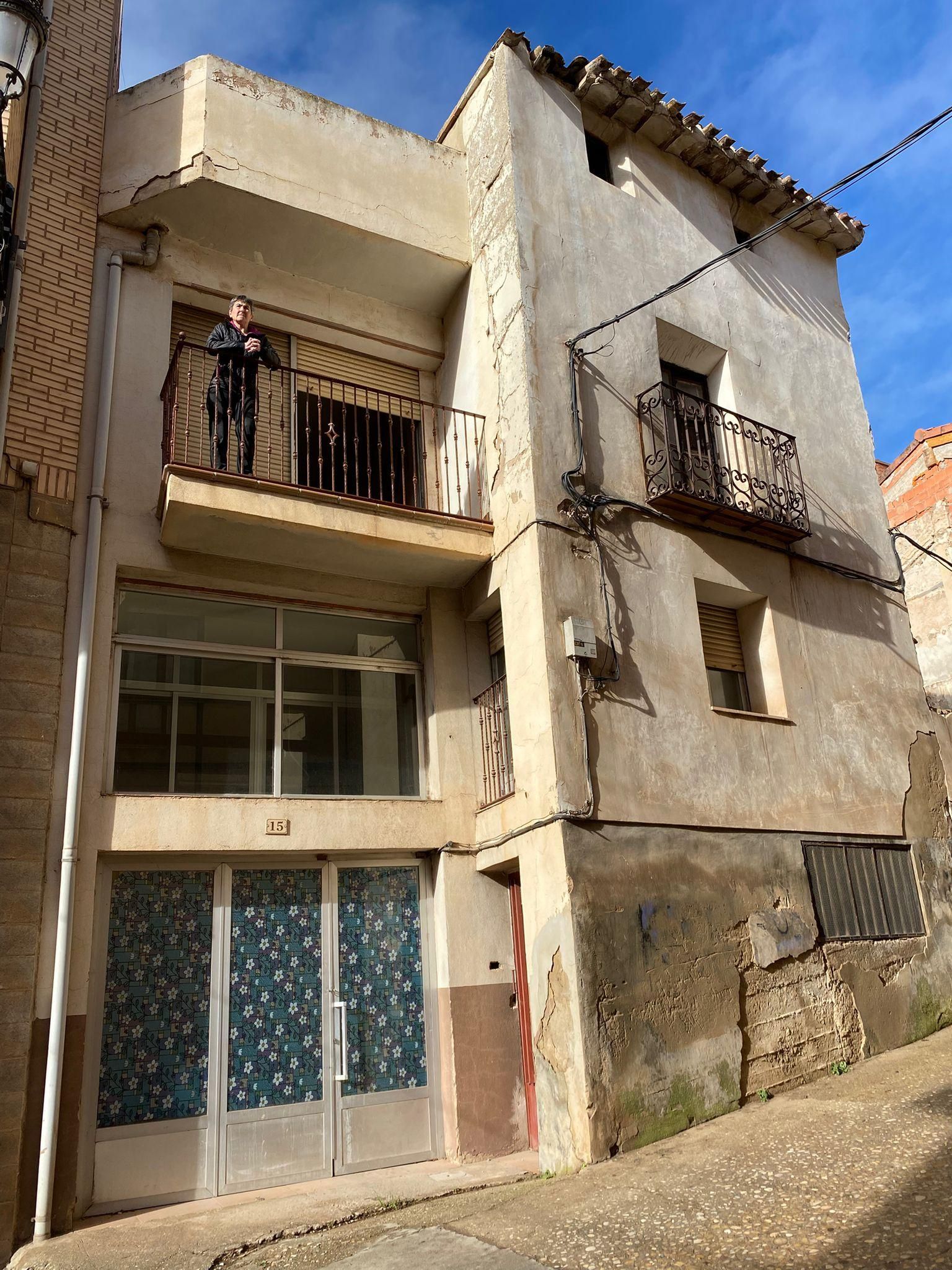María José González en el balcón de la panadería que convertirá en coworking