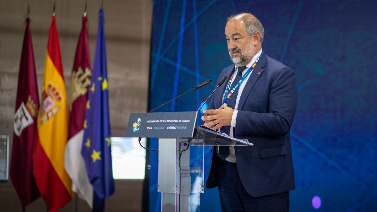 El rector de la UCLM, Julián Garde, en la presentación del Programa ESA BIC Castilla-La Mancha