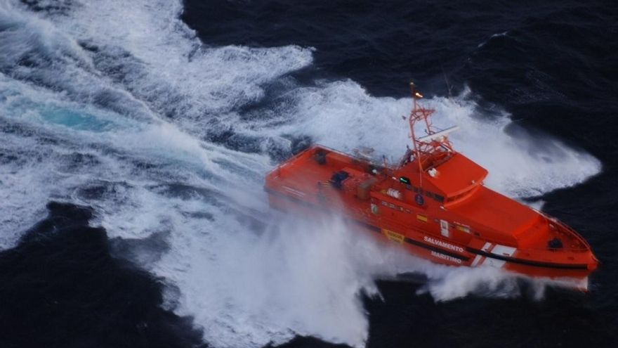 Localizada una patera a 56 millas de Algeciras que podría transportar más de una veintena inmigrantes