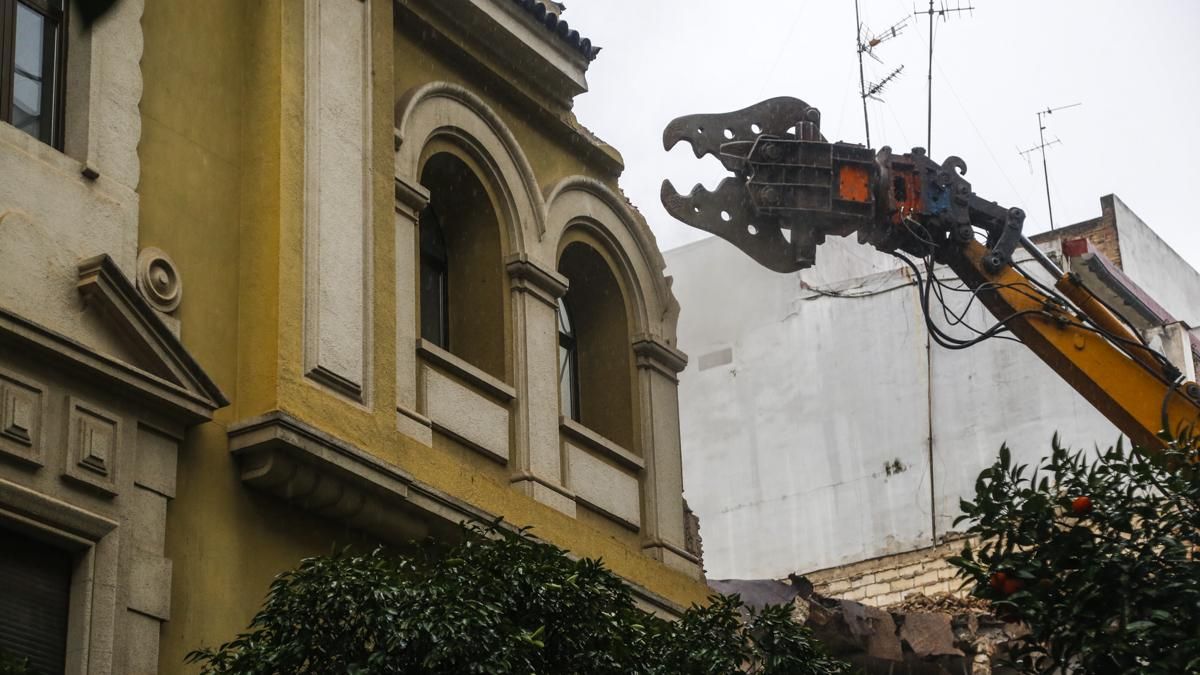 Demolición de la antigua sede de la Fundación Cajasur