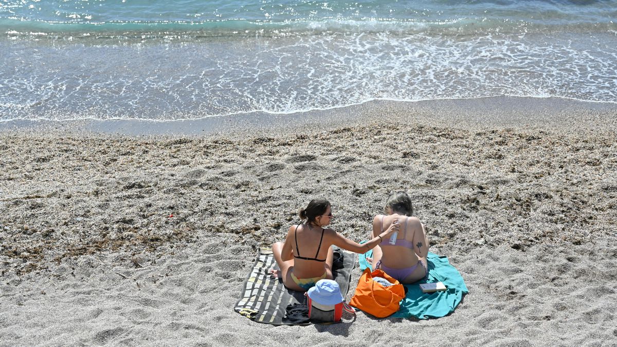 "Con crema se puede estar todo el día al sol" y otras ideas que dejar en el hotel antes de ir a la playa