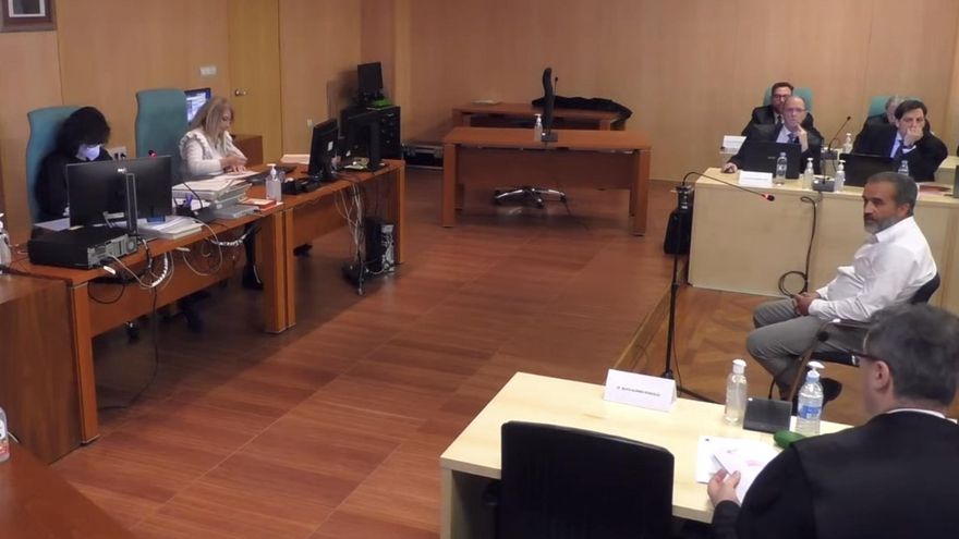 El ingeniero técnico auxiliar Jairo Gómez Bartolomé, prestando declaración por el accidente minero en el Pozo Emilio del Valle.