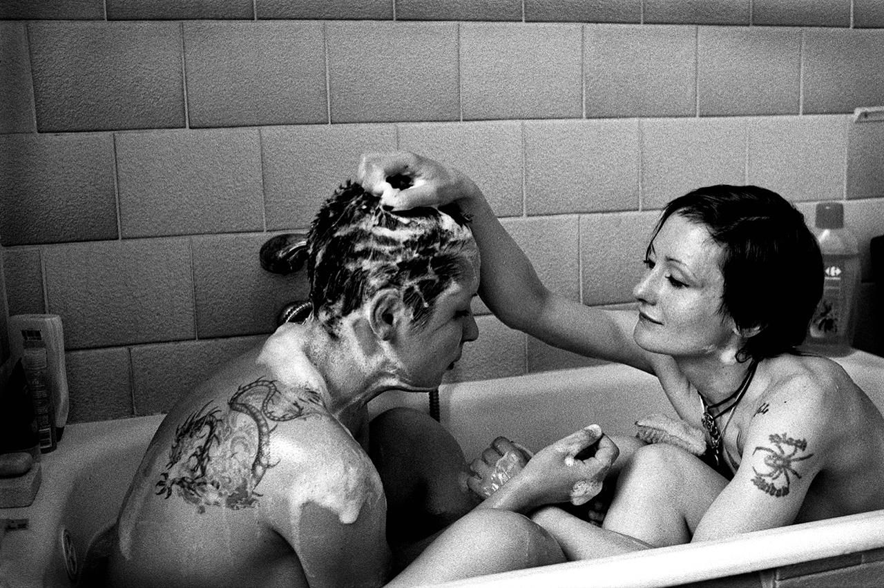 Asia y Monika en su casa (del proyecto “Lesbianas y mucho más"), Varsovia 2009