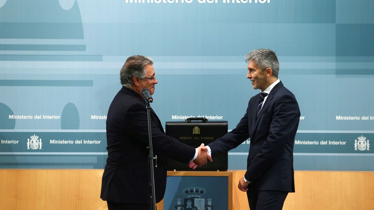 Zoido entrega la cartera de Interior a Grande-Marlaska