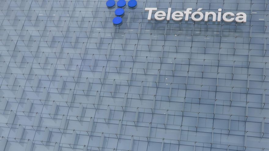Telecom compró la filial local a Telefónica y el gobierno de Milei advierte por posible monopolio