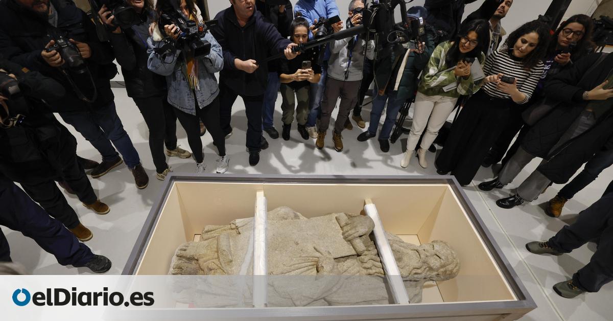 70 años para desandar 70 kilómetros: el triunfal regreso a Santiago de las figuras de la catedral expoliadas por los Franco