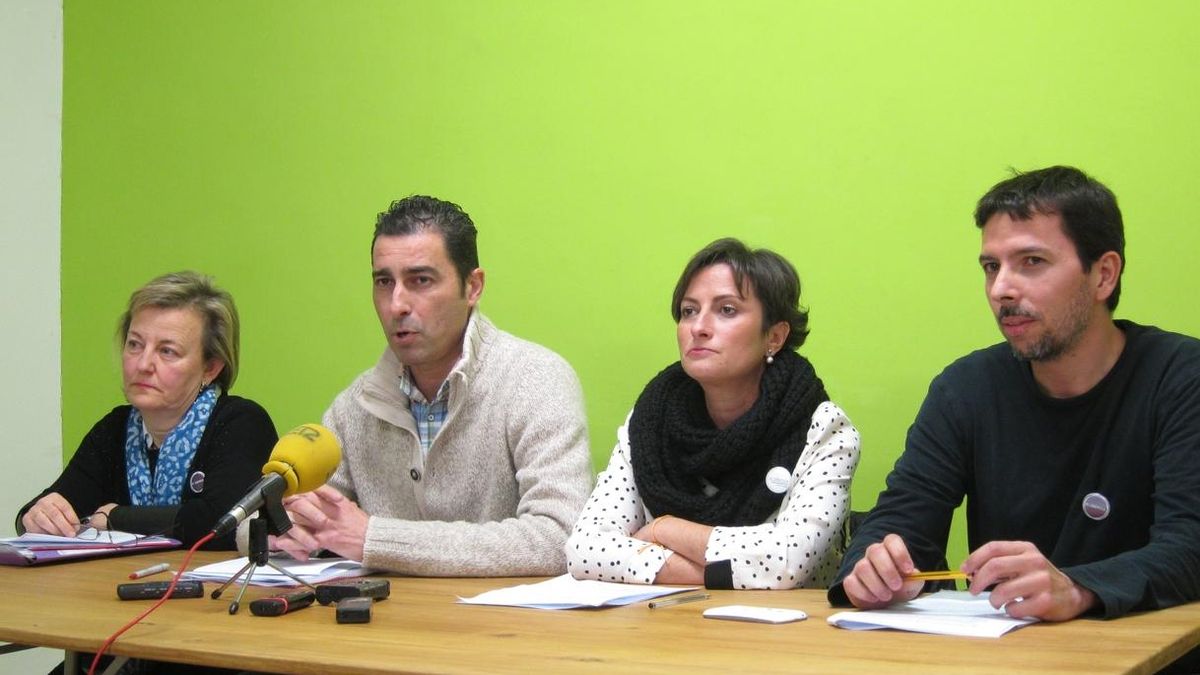 El candidato a la Secretaría General, segundo por la izquierda.