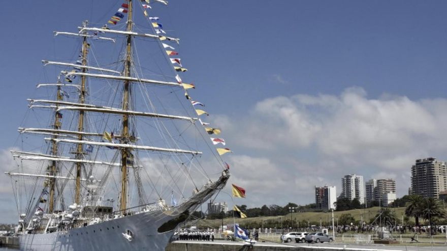 La Fragata Libertad llegó al puerto de Mar del Plata: días y horarios para poder visitarla