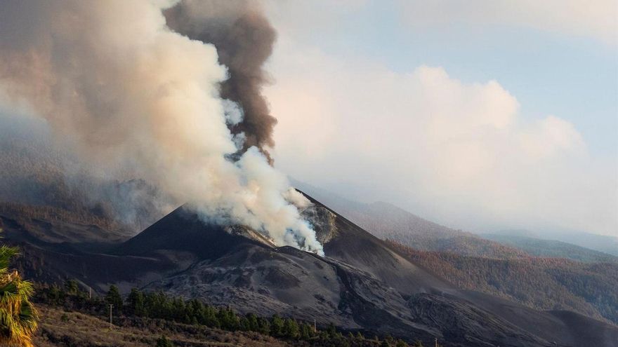 El ensanchamiento de una de las coladas amenaza con cerrar el acceso a un punto de observación
